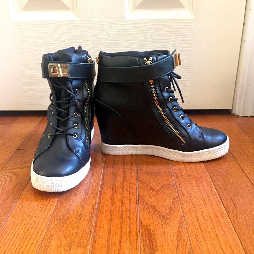 Shoe Dazzle Wedge Sneaker